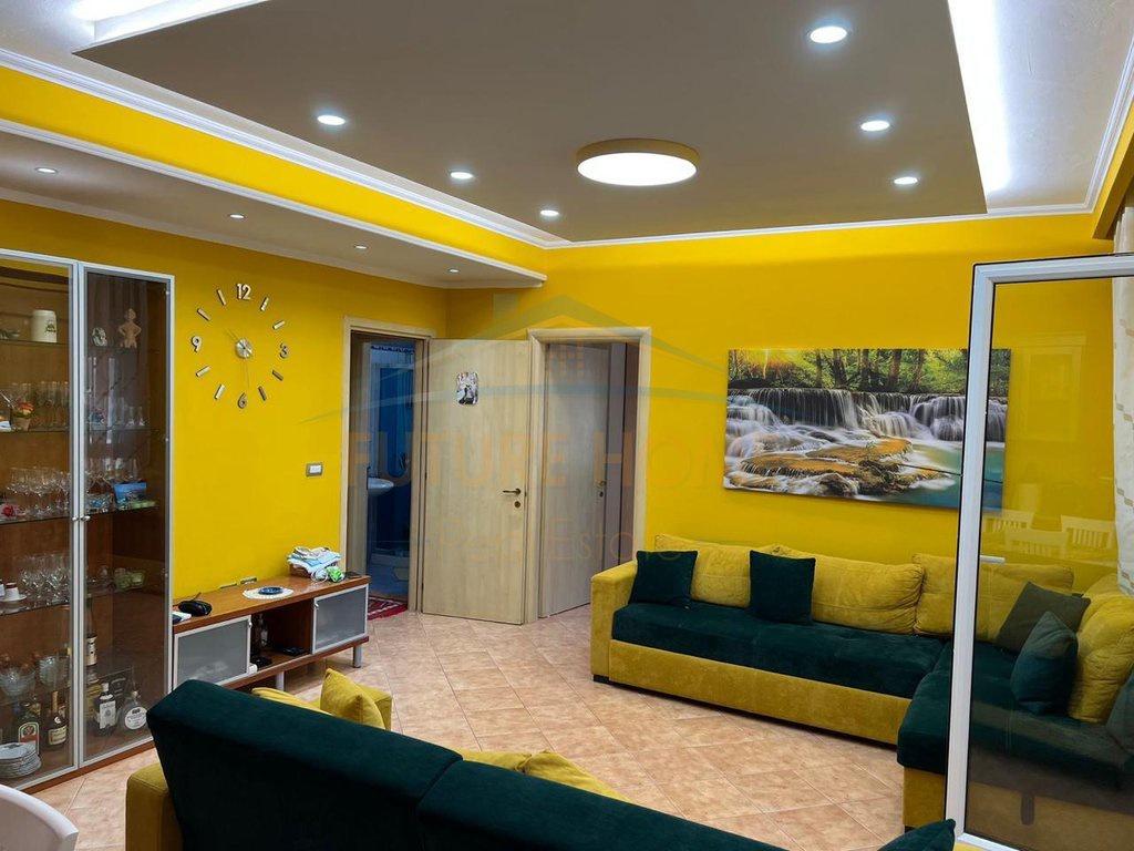 0696044423Shitet, Apartament 2+1+2, Mali Robit, Golem – Tiranë