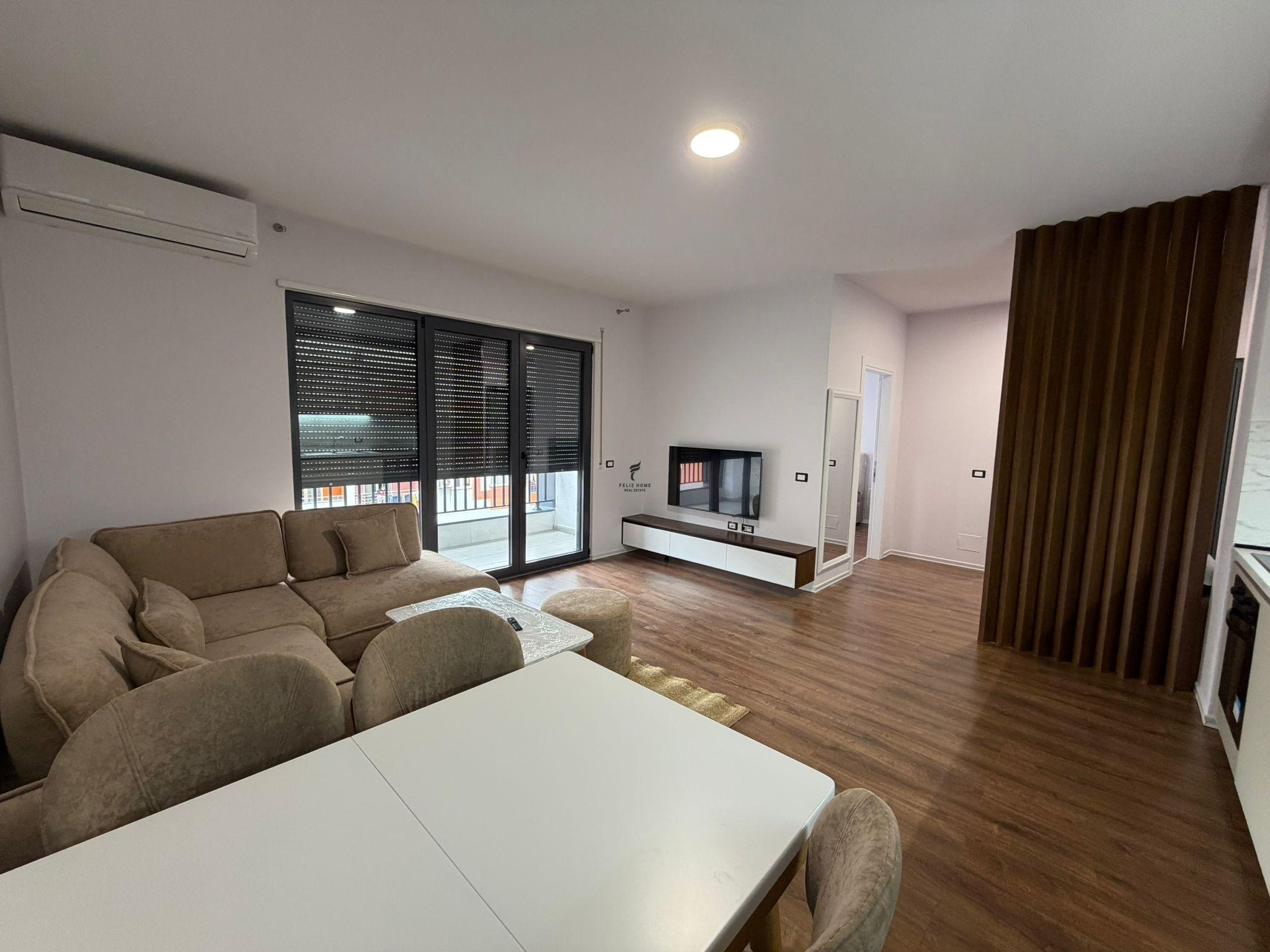 APARTAMENT ME QERA 1+1 BULEVARDI RI 70.000 LEKE FH-57838 – Tiranë - 1