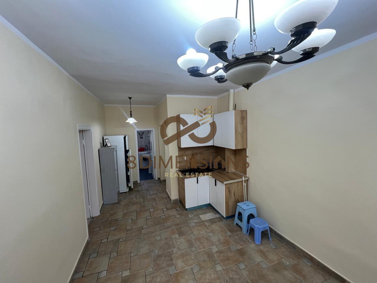 Shitet apartament 1+1 te Brryli buze rruges kryesore – Tiranë - 1
