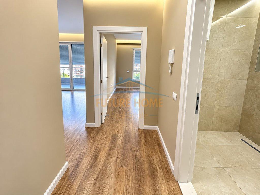 0696033060 Qira,Zyre,Komuna Parisit ! – Tiranë