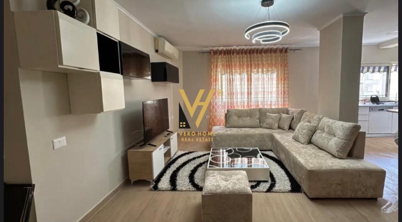 JEPET APARTAMENT 2+1+BLK ME QERA TE KOMUNA PARISIT 80.000 LE – Tiranë