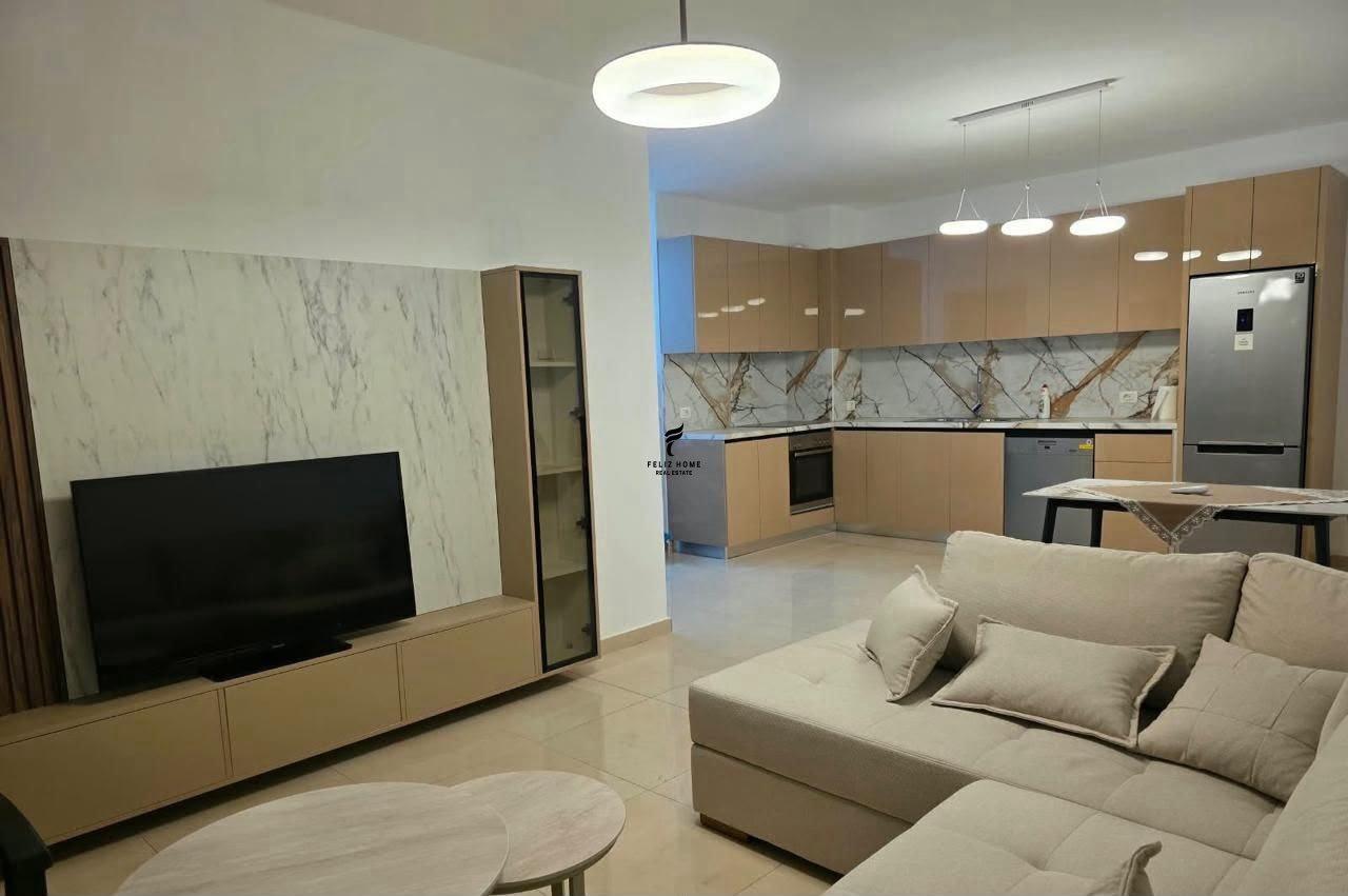APARTAMENT ME QERA 2+1 RRUGA E DIBRES 70.000 LEKE FH-96245 – Tiranë