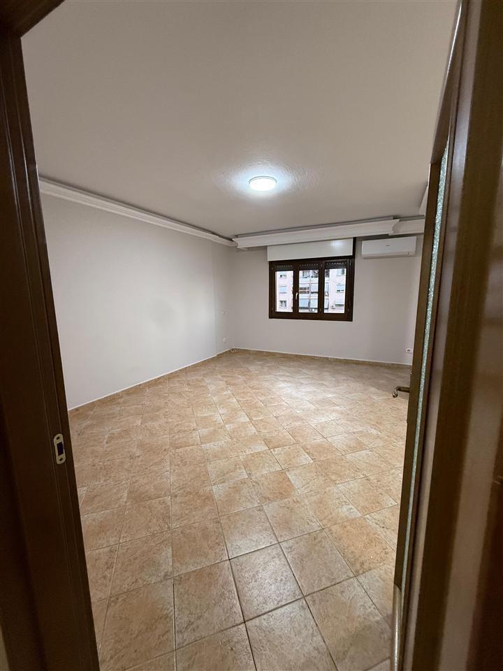 ZYRE ME QERA 165 M2 KOMUNA E PARISIT 1.200 EURO – Tiranë