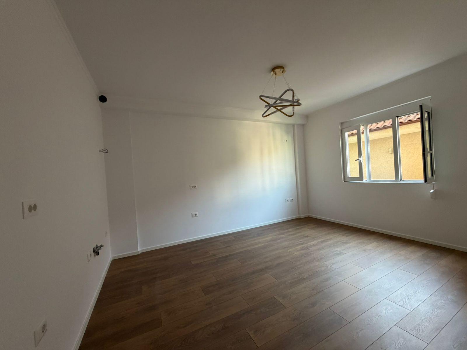 SHITEN 2 APARTAMENTE 1+1 TE RRUGA DRITAN HOXHA – Tiranë