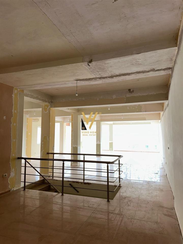 SHITET DYQAN 180 M2 TE RR. DRITAN HOXHA 36.000.000 LEKE – Tiranë - 1
