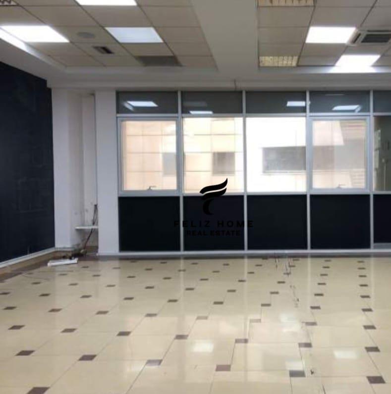ZYRE ME QERA 100 M2 QENDER 900 EURO – Tiranë