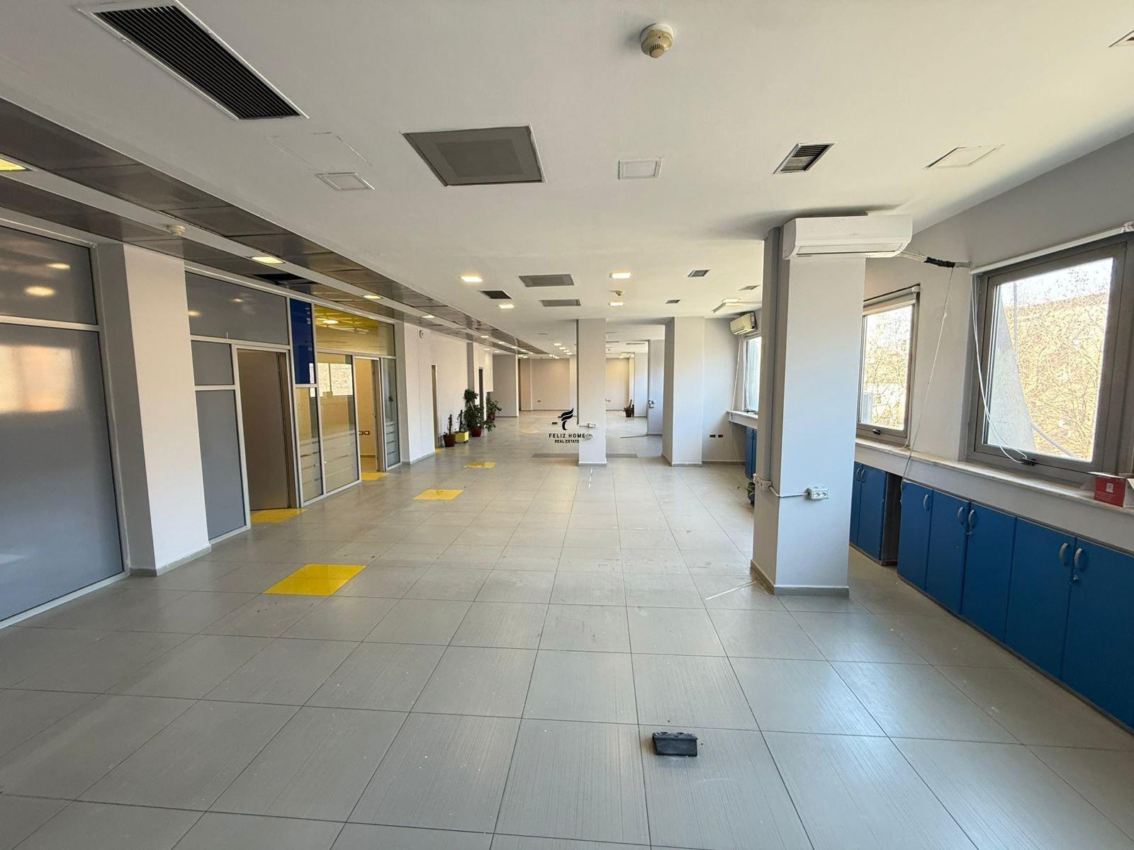 ZYRE ME QERA 580 M2 RRUGA E KAVAJES 11.000 EURO FH-75768 – Tiranë
