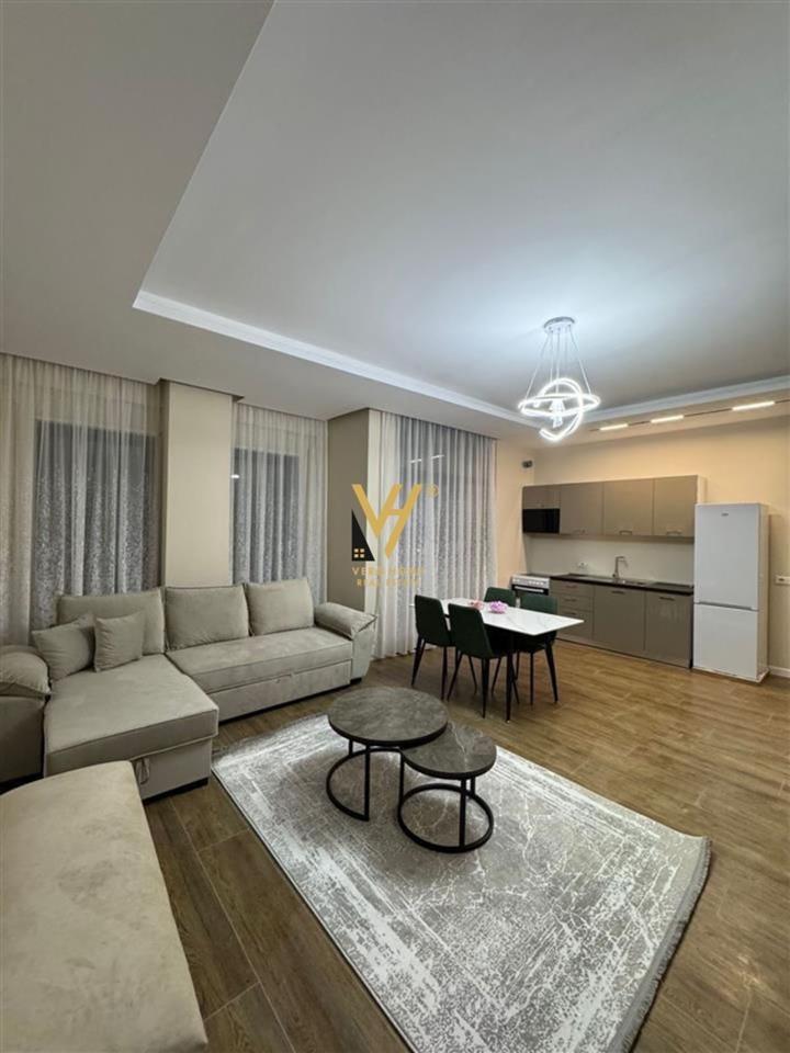 JEPET APARTAMENT 2+1 ME QERA TE ISH SHESHI SHQIPONJA 700 EUR – Tiranë - 1