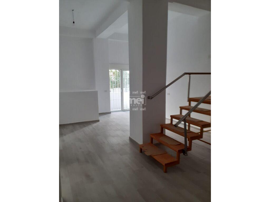"Shitet Apartament 1+1 ne Iliria Plazh." – Durrës