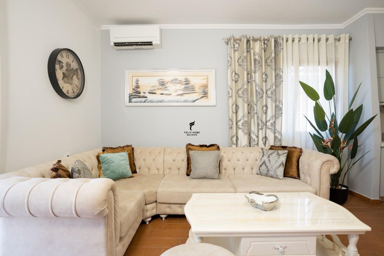 APARTAMENT ME QERA 2+1+2 LIQENI ARTIFICIAL 1.000 EURO FH-931 – Tiranë - 1