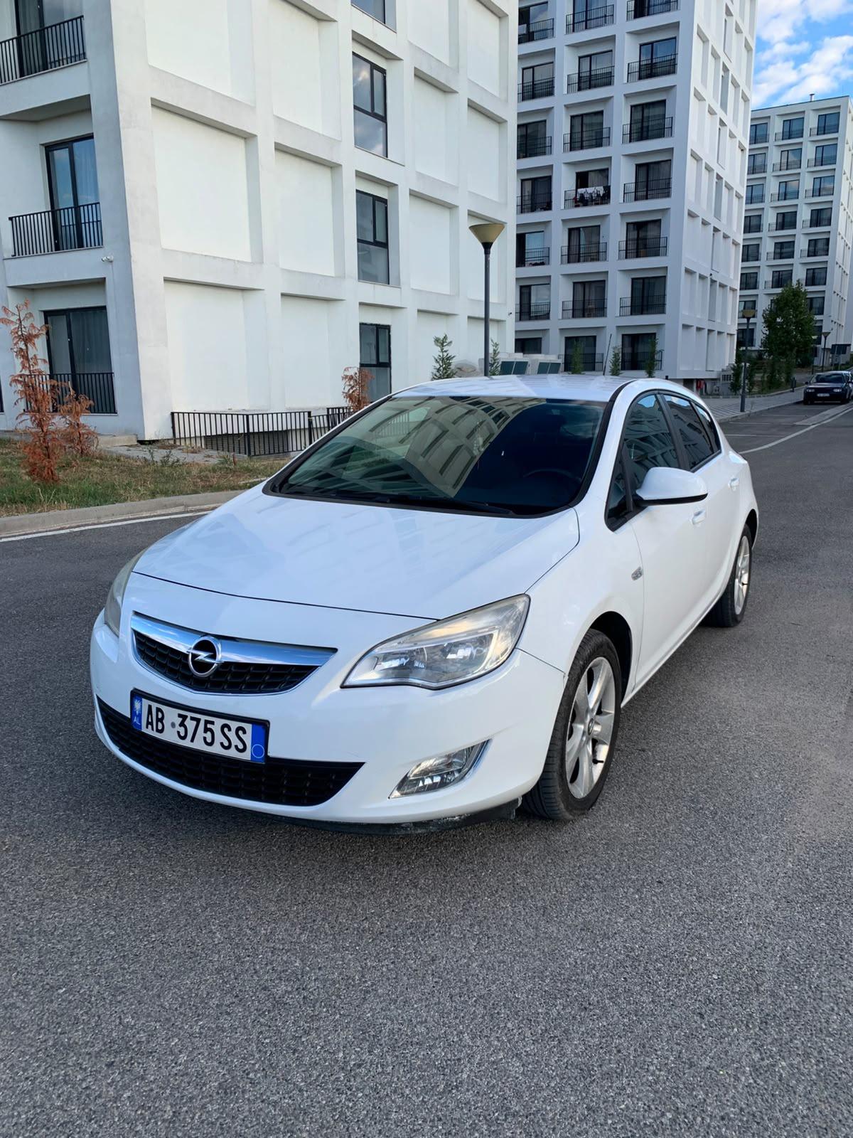 Opel Astra 1.7Naft 2011 – Tiranë - 1