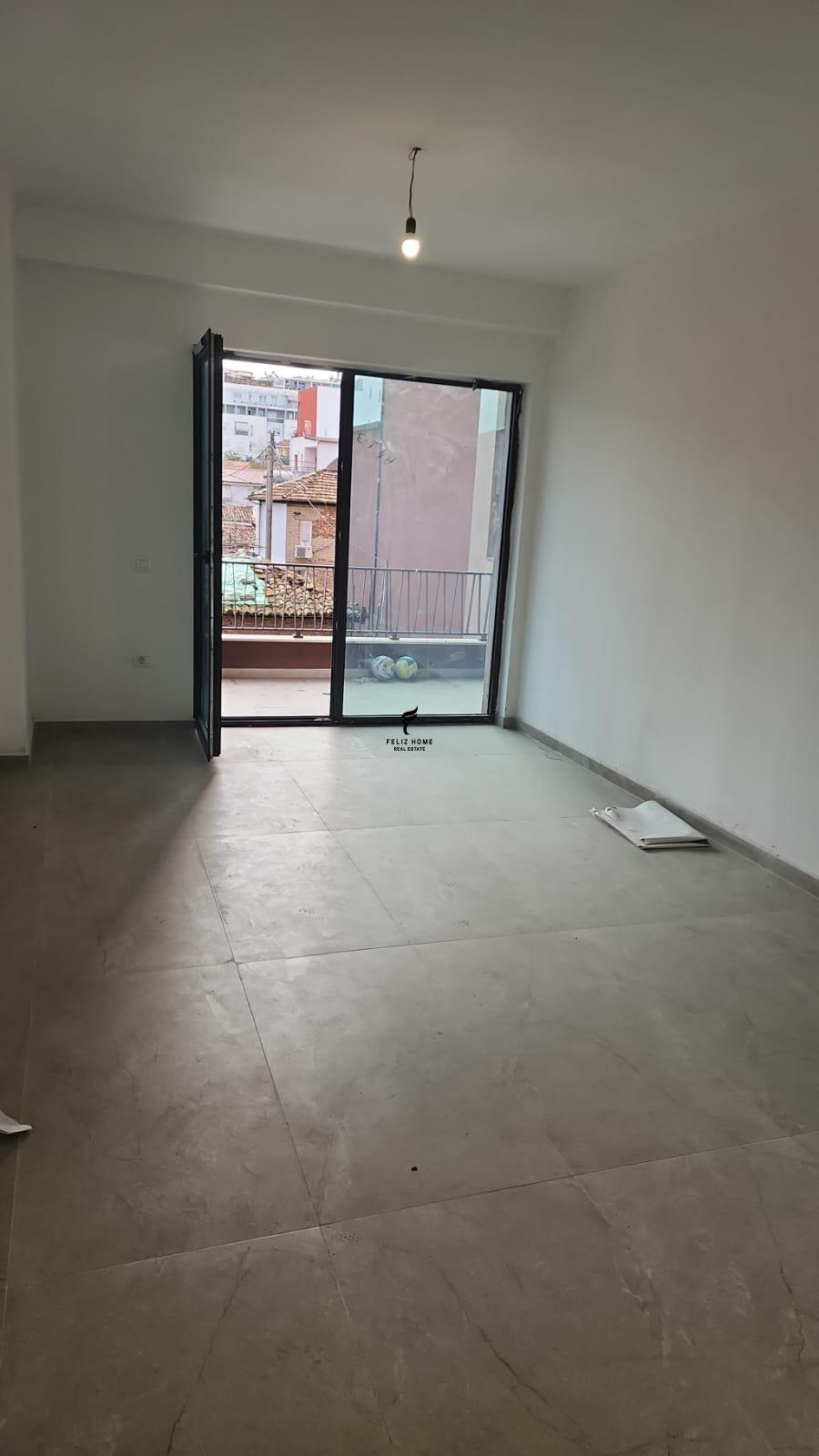 ZYRE ME QERA 97 M2 MYSLYM SHYRI 130.000 LEKE FH-67750 – Tiranë - 1