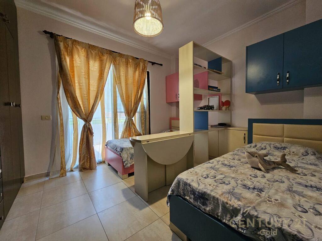 SHITET APARTAMENT 2+1+2 TUALETE TEK MBIKALIMI I KRISTAL CENT – Tiranë