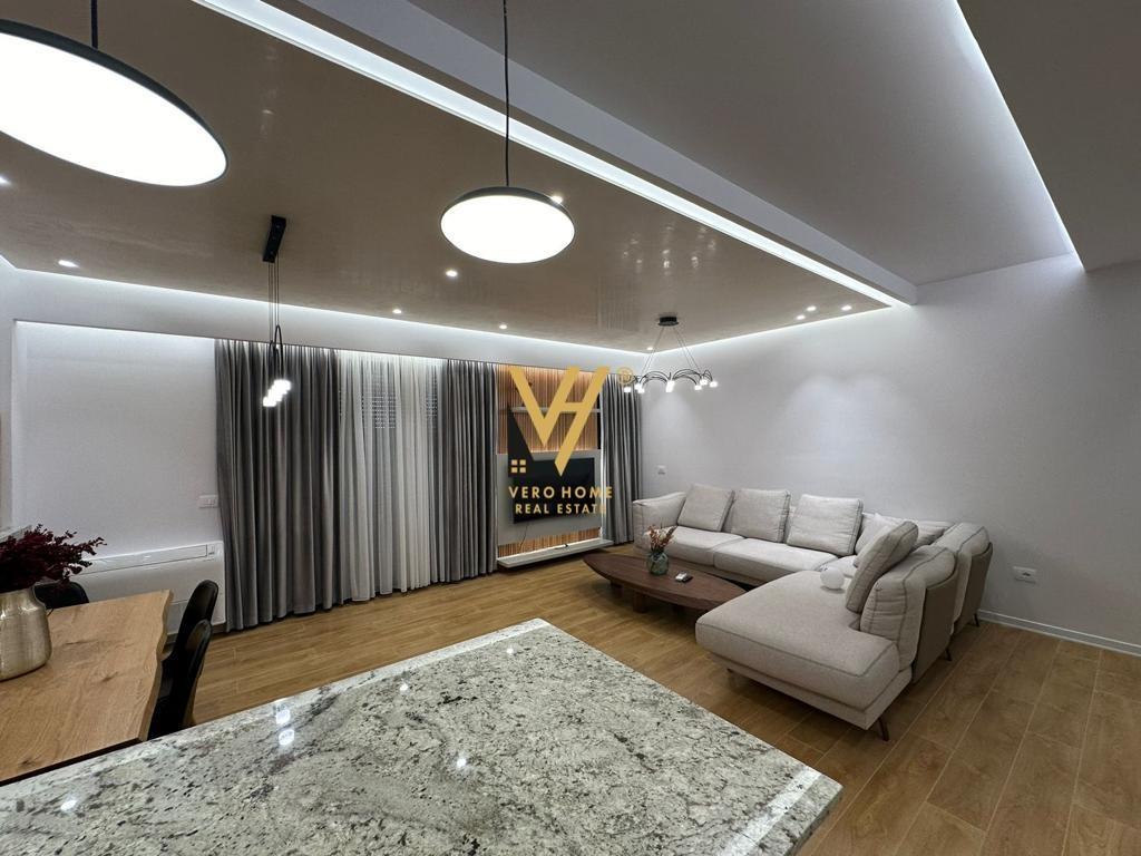 JEPET APARTAMENT ME QERA 2+1+2 TE LIQENI I THATE 1.300 EURO – Tiranë