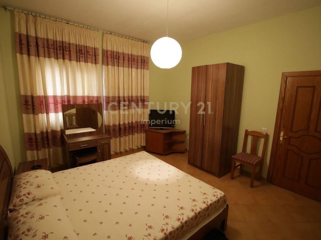 Hotel me qira prane rruges "Bardhyl" – Tiranë - 1