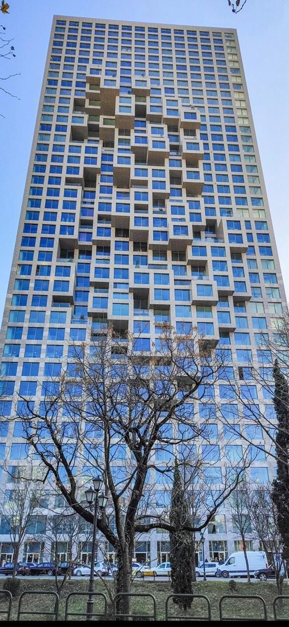ZYRE ME QERA 1569 M2 DOWNTOWN 40.000 EURO – Tiranë