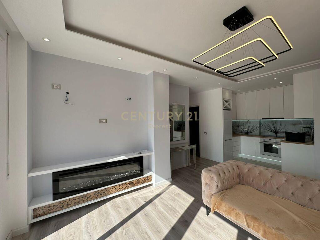 RR. E BARRIKADAVE, JEPET ME QIRA APARTAMENT 2+1+GARAZH! – Tiranë - 1