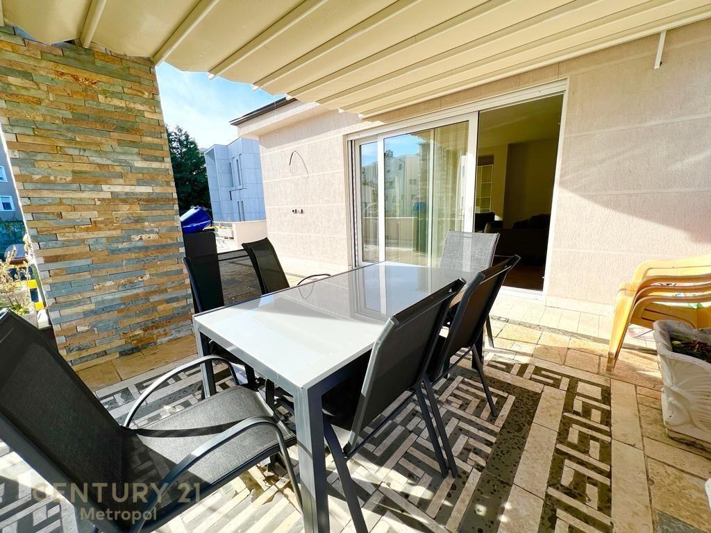 PENTHOUSE 3+1+2 ME VERANDE + POST PARKIMI, LIQENI I THATE! – Tiranë - 1