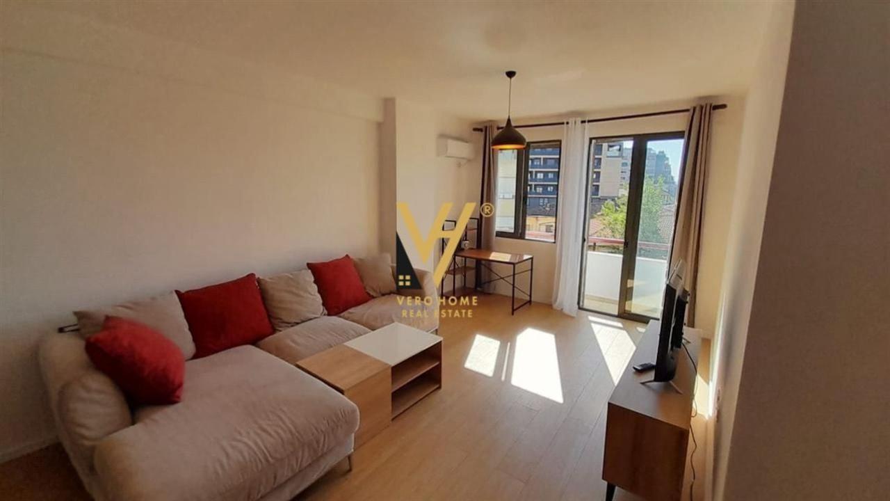 JEPET APARTAMENT 1+1 ME QIRA TE SHESHI WILLSON 59.000 LEKE – Tiranë