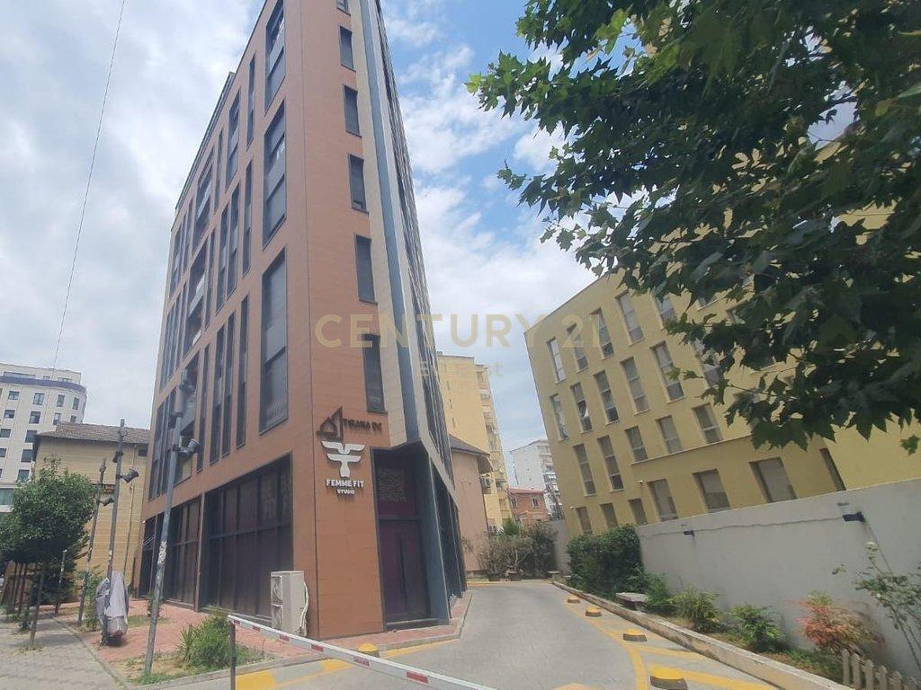 PRANE QENDRES, JAPIM ME QIRA AMBIENT KOMERCIAL OPEN SPACE – Tiranë - 1