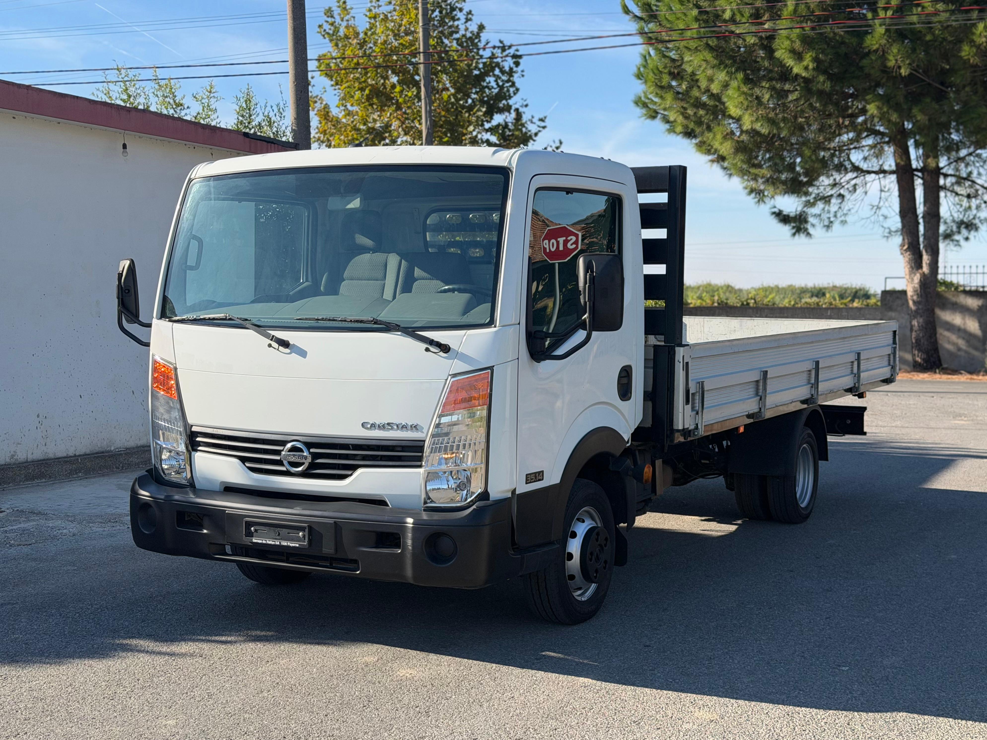 Kamjoncin Nissan Cabstar 2.5 Naft – Durrës