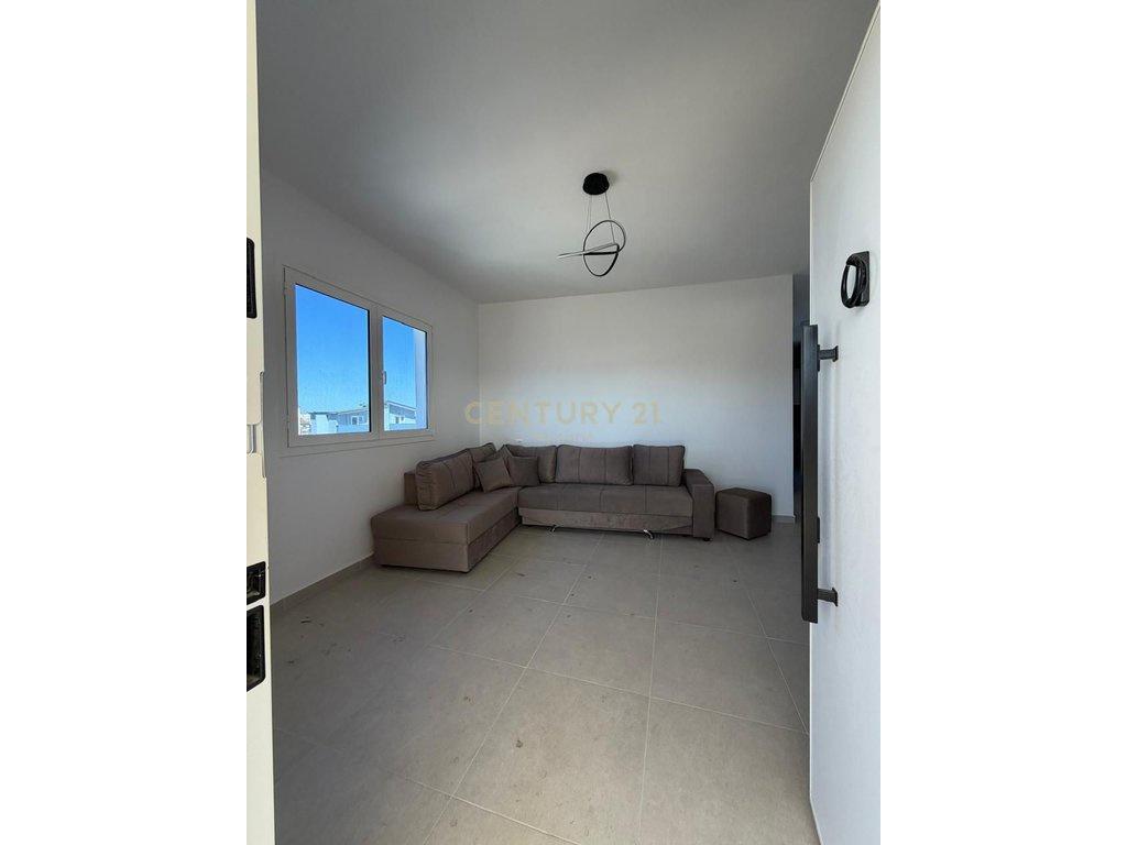 Apartament me Qira – Këneta, pranë Royal Gazit, Durrës,400 € – Durrës