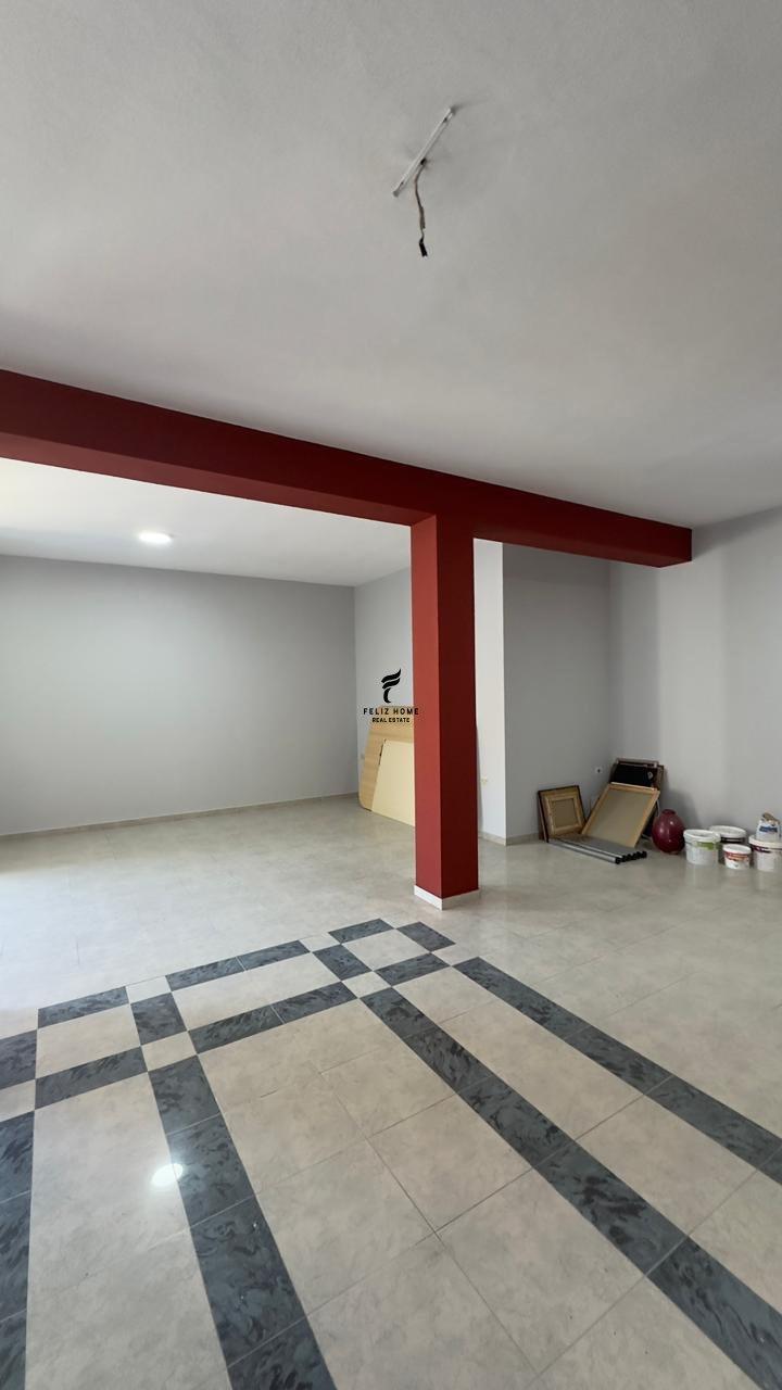 ZYRE ME QERA 120 M2 RRUGA E DURRESIT 95.000 LEKE FH-79053 – Tiranë