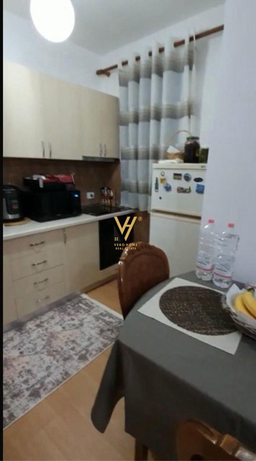 JEPET APARTAMENT 1+1+BLK ME QIRA TE DELIJORGJI 45.000 LEKE – Tiranë