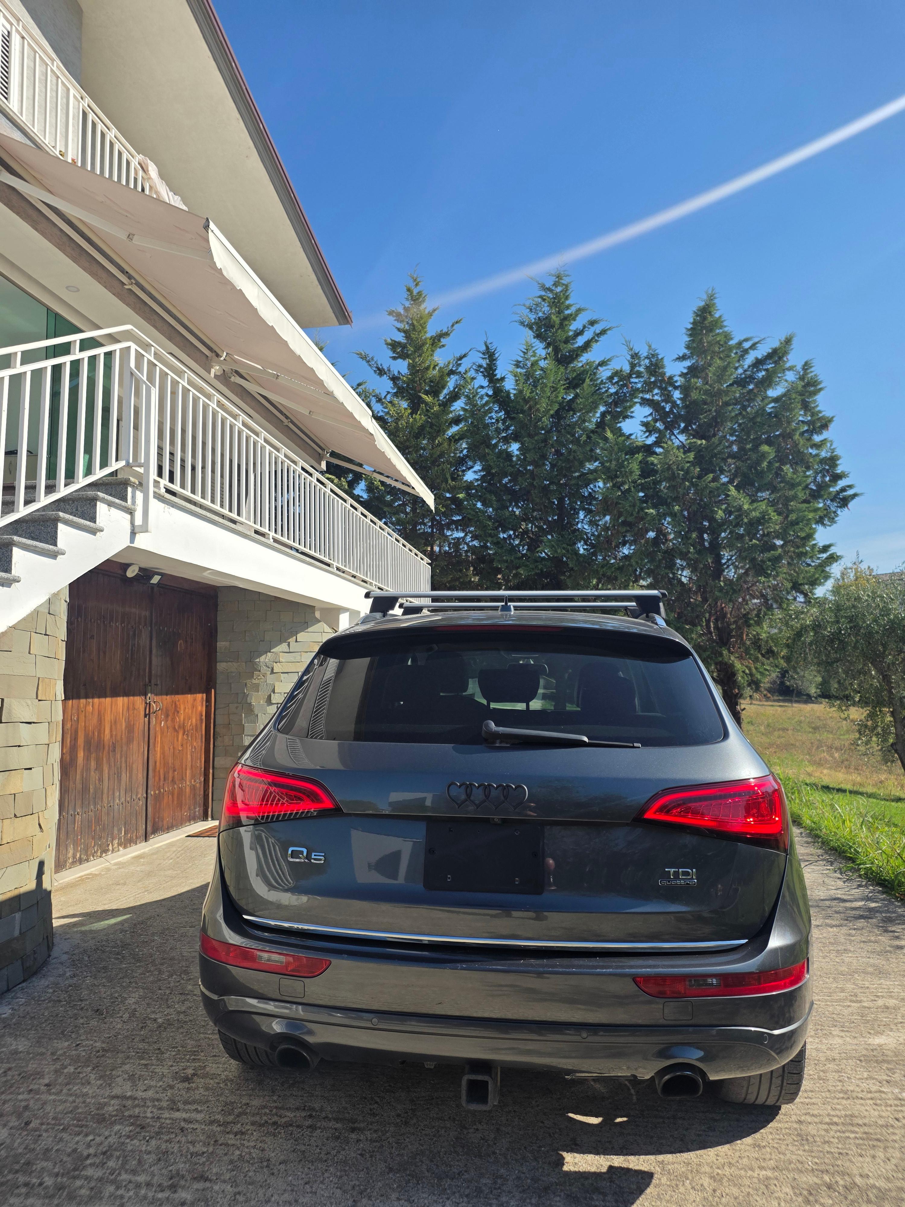 Audi q5 3.0 nafte quattro, full opsion, baxho ,Pasqyra me p – Tiranë