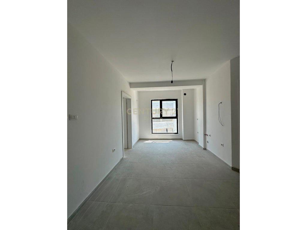 Apartament 1+1 për shitje në Malin e Robit ! – Durrës - 1