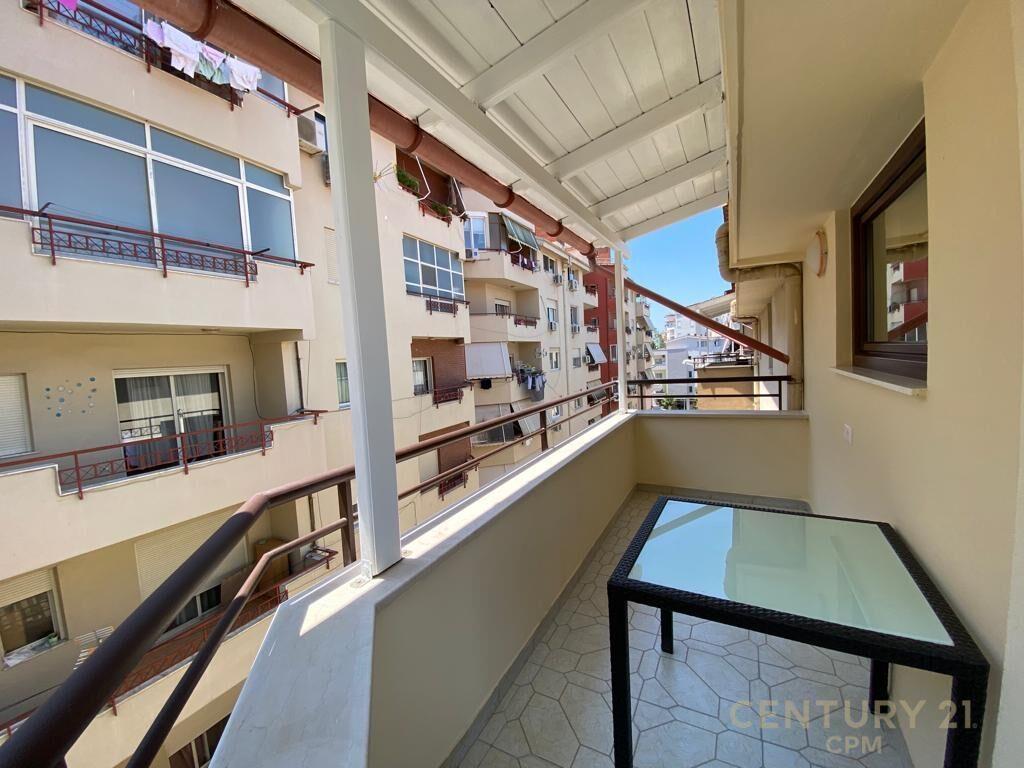 Tek Kodra E Diellit Japim Me Qira Apartament 1+1! – Tiranë