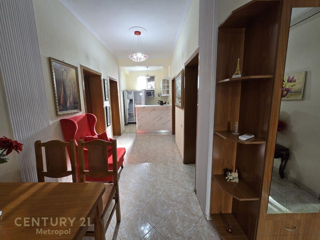 JAPIM SHTEPI PRIVATE NJE KATESHE 3+1+2 ME QIRA PRANE MYSLYM – Tiranë - 1