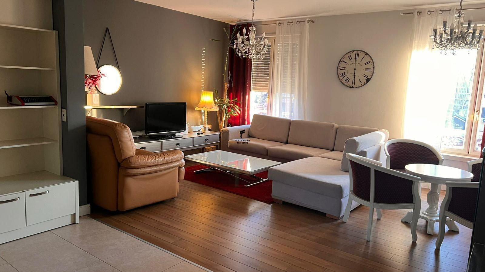 APARTAMENT DUPLEX ME QERA 3+1+2 RRUGA E DURRESIT 90.000 LEKE – Tiranë
