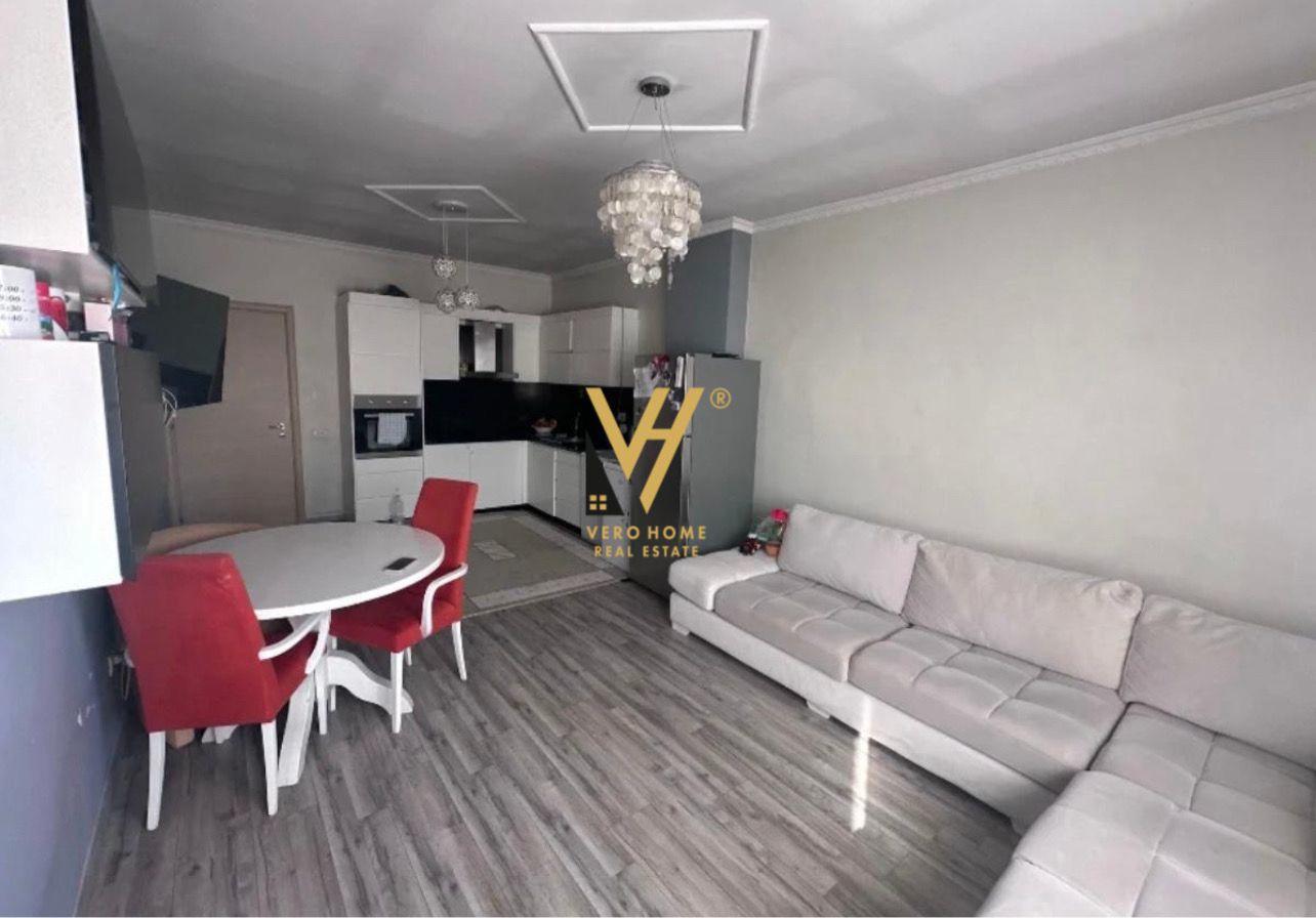 JEPET APARTAMENT 1+1+BLK ME QERA NE ASTIR 450 EURO – Tiranë
