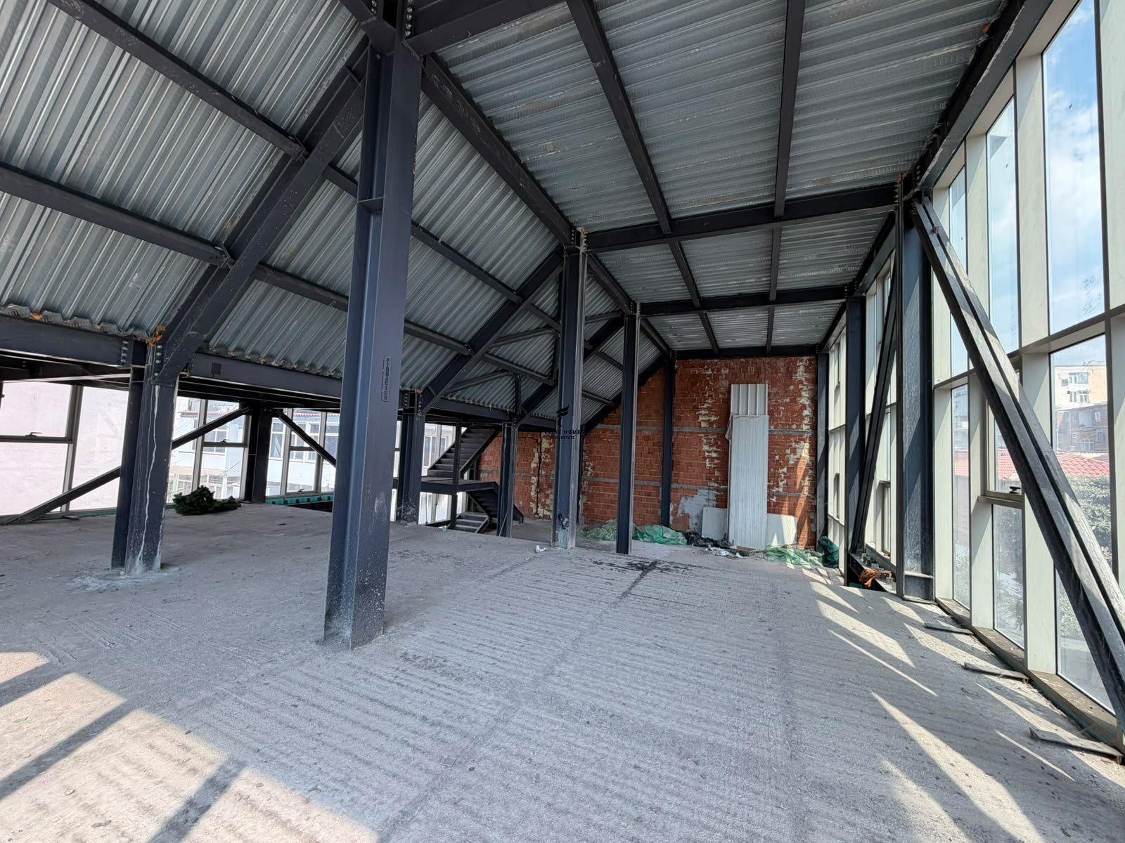 MAGAZINE ME QERA 250 M2 RRUGA BARDHYL 500.000 LEKE FH-88269 – Tiranë - 1