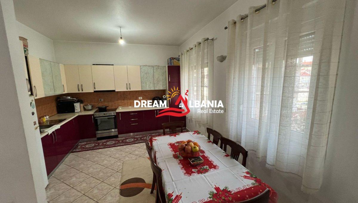 Vile me qera prane rrethit te Saukut, Tirane (ID 4251219) – Tiranë