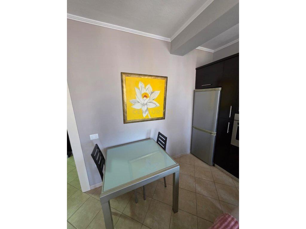 +355698329326 Apartament 2+1 Me Qira në Tregu fshatar, Durrë – Durrës