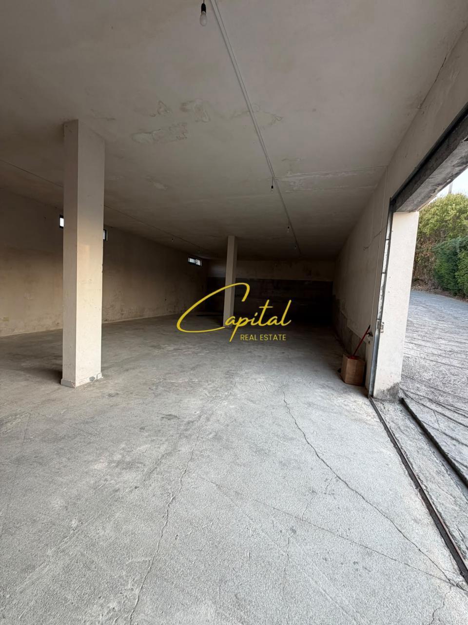 MAGAZINE ME QIRA 250 M2 KASHAR 100.000 LEKE – Tiranë - 1