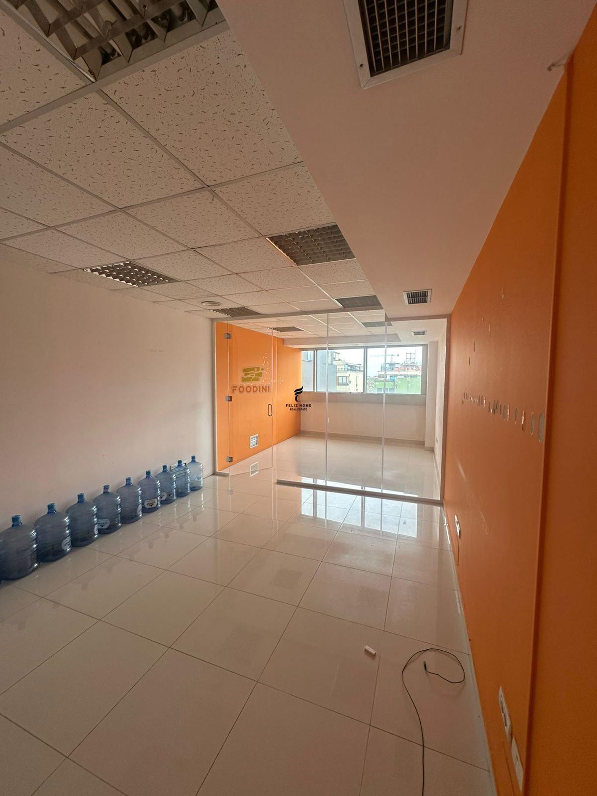 ZYRE ME QERA 145 M2 BLLOK 2.620 EURO FH-74614 – Tiranë