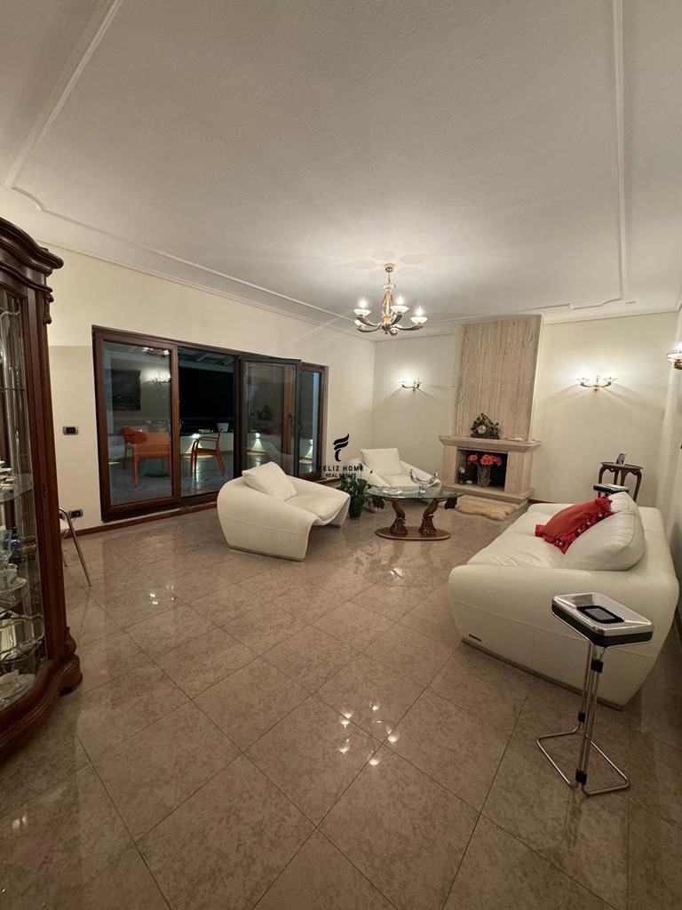 APARTAMENT ME QERA 3+1+2 RUGA E ELBASANIT 130.000 LEKE FH-7 – Tiranë