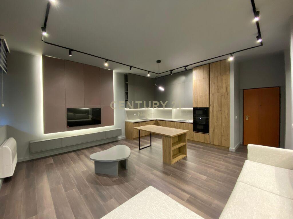 APARTAMENT 2+1 PER QIRA, ISH STACIONI I TRENIT, KOMPLEKSI PA – Tiranë