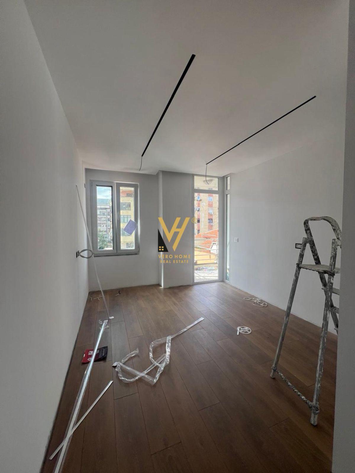 SHITET APARTAMENT 1+1 TE 21 DHJETORI 158.000 EURO – Tiranë