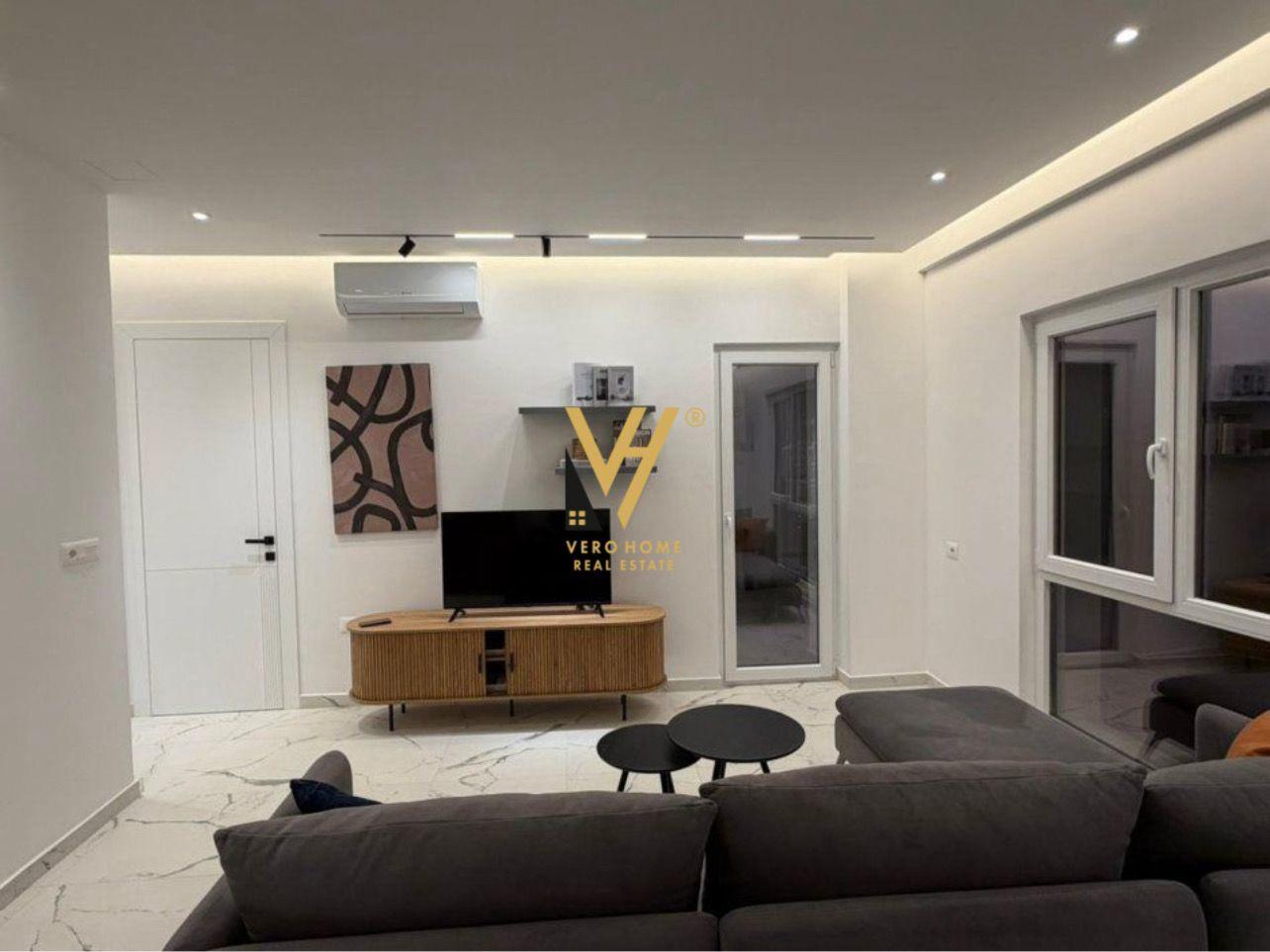 JEPET APARTAMENT 1+1+BLK ME QIRA TE ZOGU I ZI 760 EURO – Tiranë