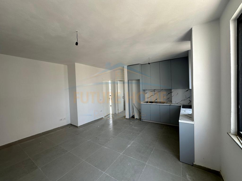 0692268458 Shitet, Apartament 1+1, Unaza e Re, Tiranë. – Tiranë