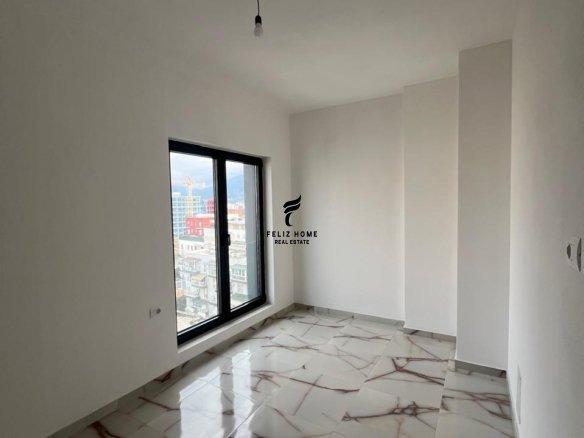 ZYRE ME QERA 108 M2 RRUGA E BARRIKADAVE 100.000 LEKE FH-6595 – Tiranë