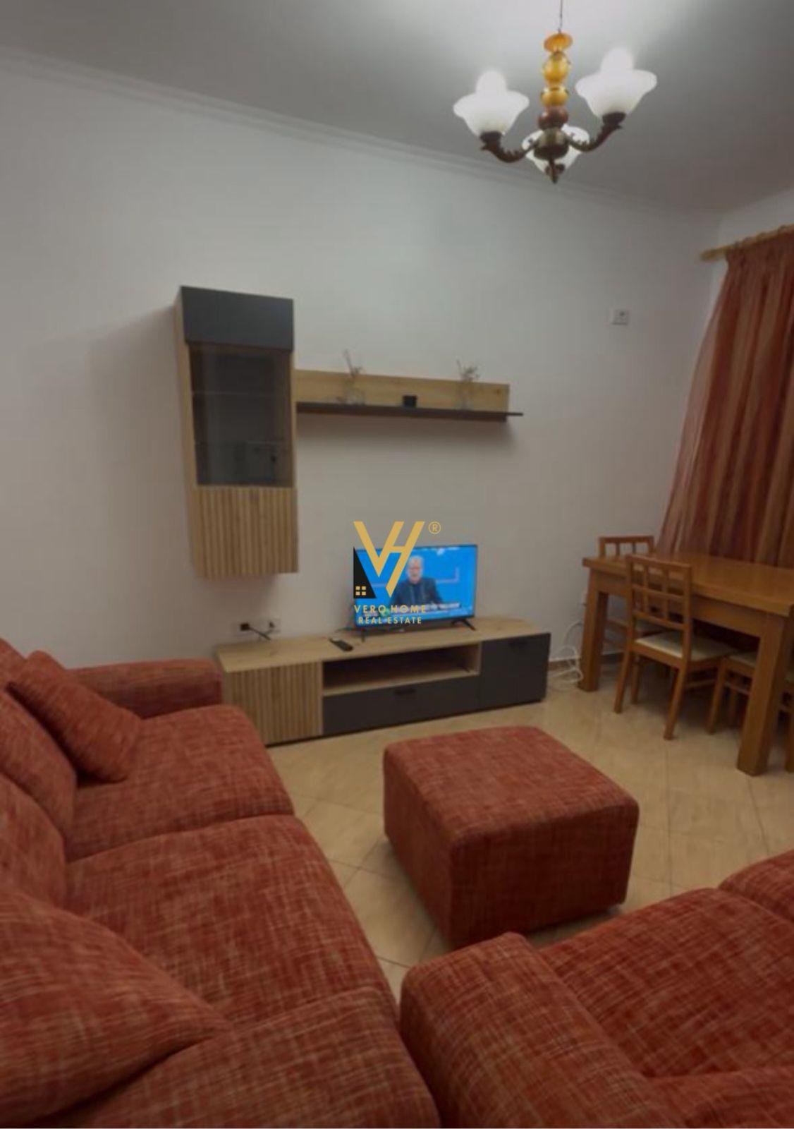 JEPET APARTAMENT 1+1+BLK ME QERA NE KMY 40.000 LEKE – Tiranë