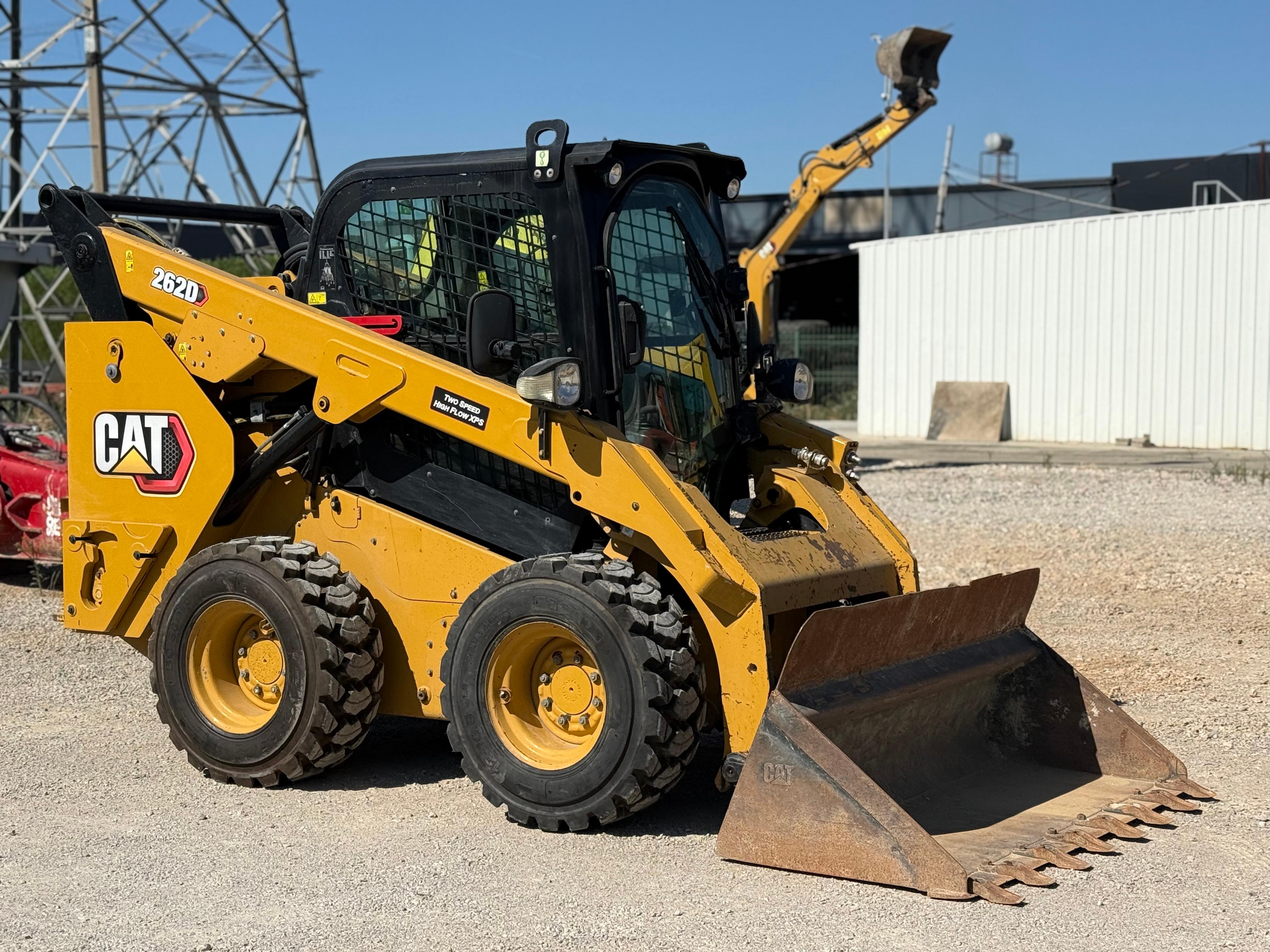 Bobcat CATERPILLAR 262D 4ton shitet OKAZION – Tiranë