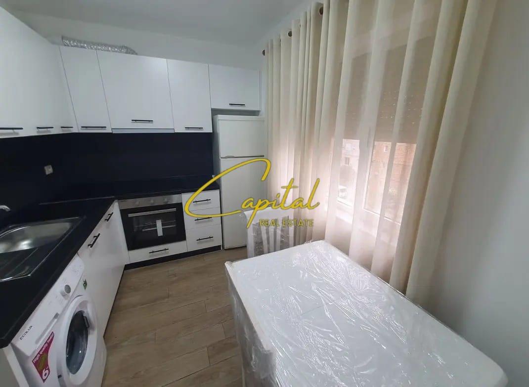 APARTAMENT ME QIRA 1+1 ZOGU I ZI 48.000 LEKE – Tiranë