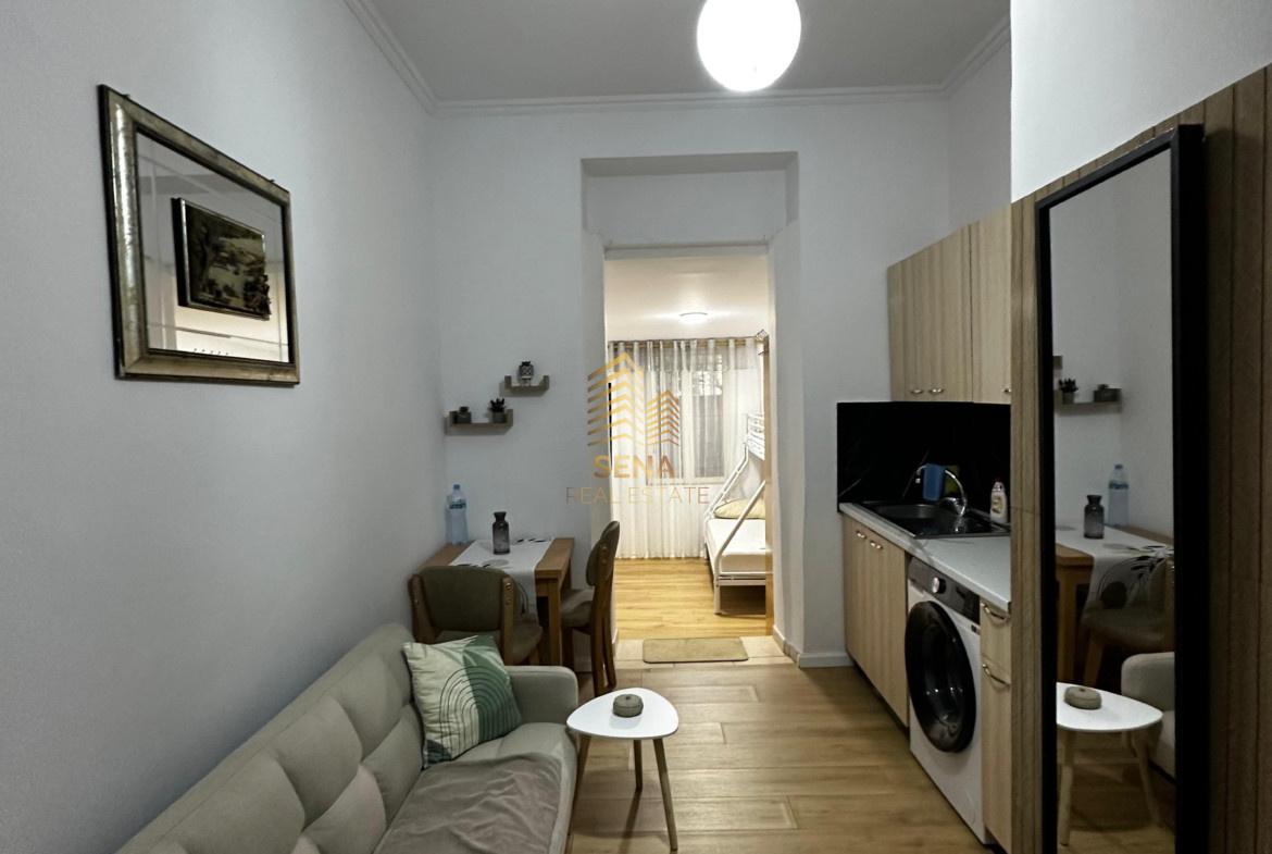 Qira,Garsionere, 21 Dhjetori,40,000Leke – Tiranë