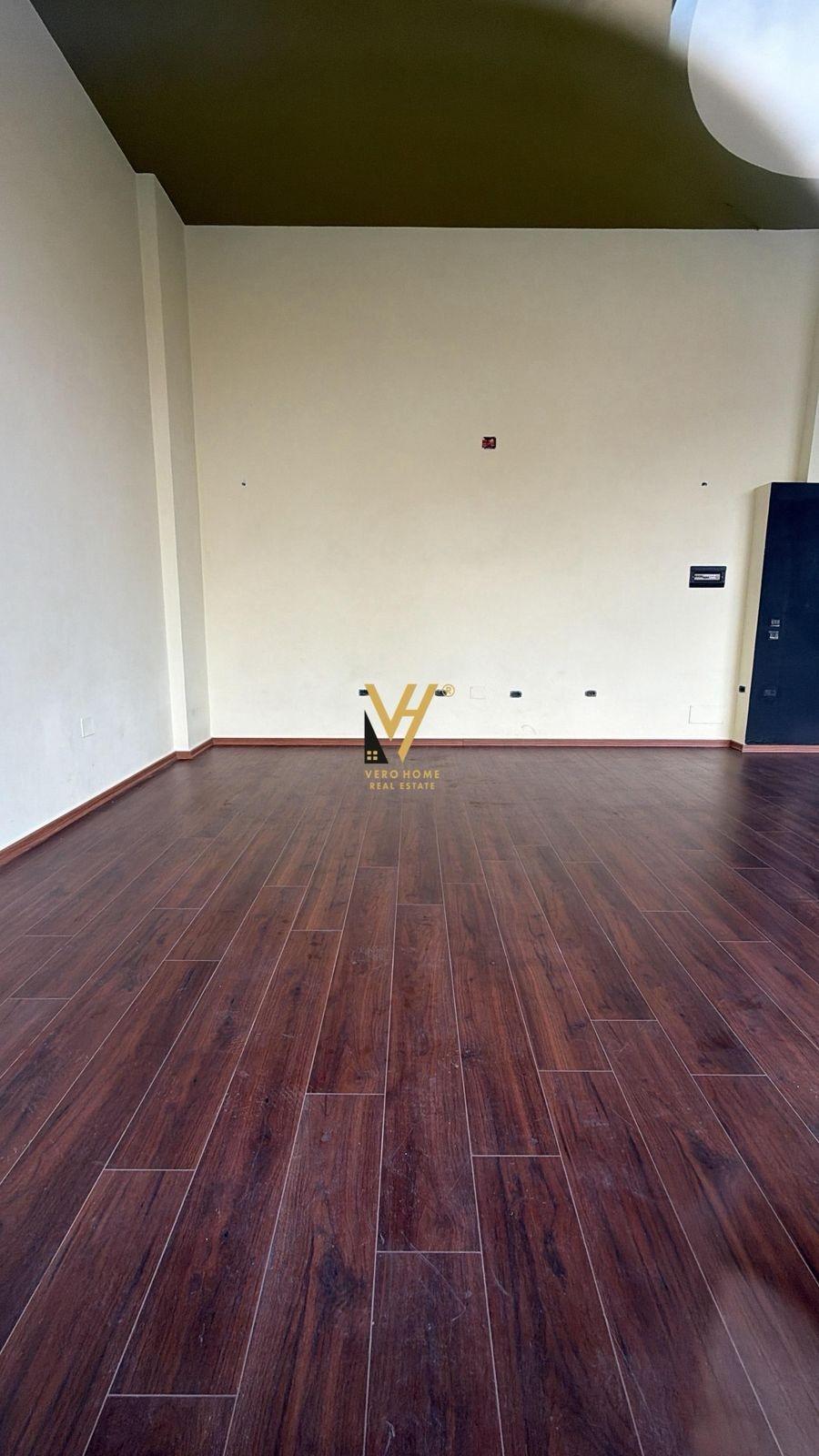 SHITET AMBIENT BIZNESI 75 M2 TE QYTETI STUDENTI 230.000 EURO – Tiranë - 1